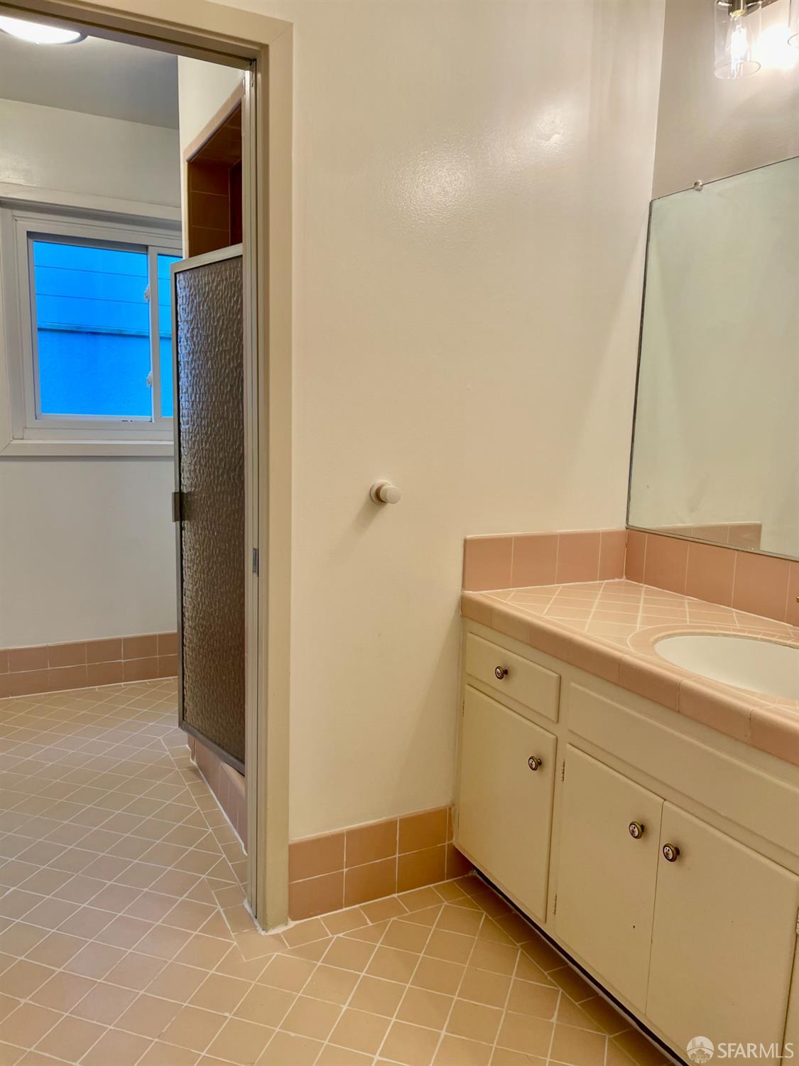 Detail Gallery Image 11 of 20 For 7 Sheldon Ter, San Francisco,  CA 94122 - 3 Beds | 3 Baths