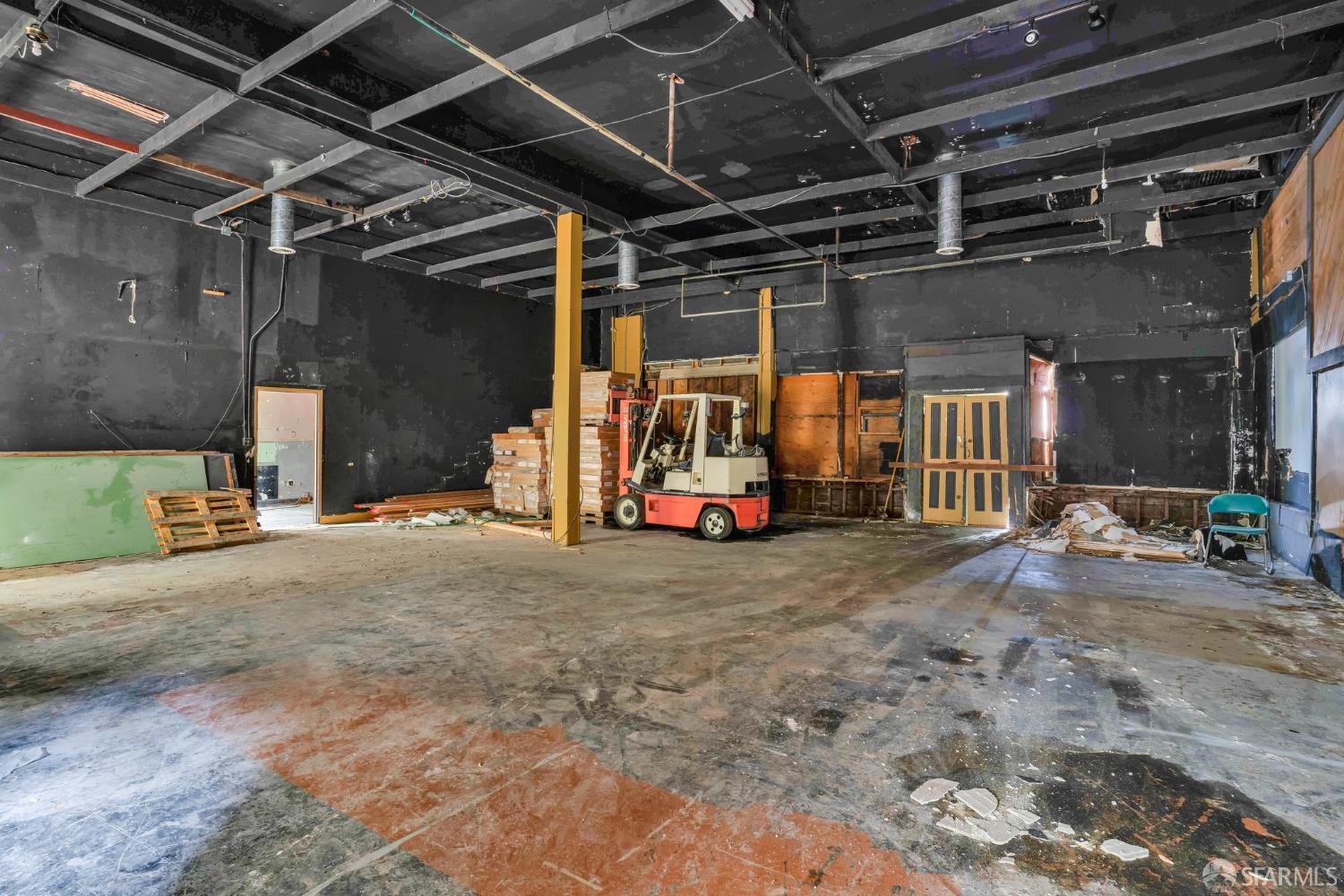 Detail Gallery Image 5 of 34 For 5300 Foothill Blvd, Oakland,  CA 94601 - – Beds | – Baths