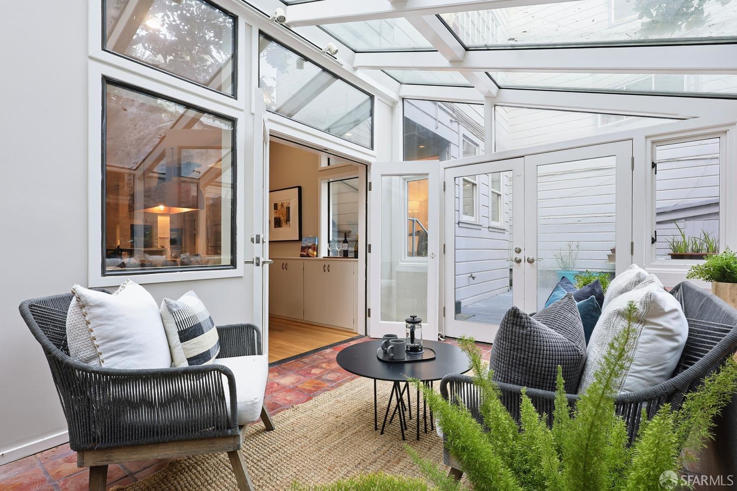 Detail Gallery Image 33 of 37 For 741 Filbert St, San Francisco,  CA 94133 - 2 Beds | 2 Baths