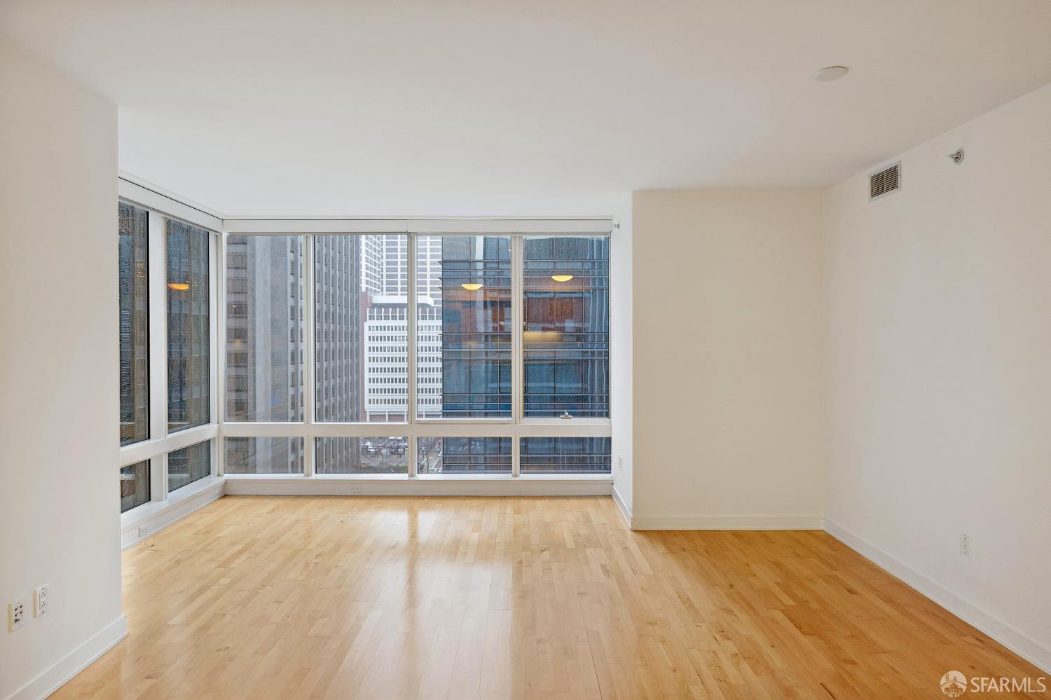 Detail Gallery Image 2 of 36 For 301 Mission St 14d,  San Francisco,  CA 94105 - 1 Beds | 1 Baths