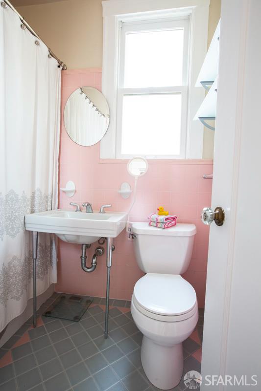 Detail Gallery Image 16 of 23 For 3627 Scott St, San Francisco,  CA 94123 - 5 Beds | 2 Baths