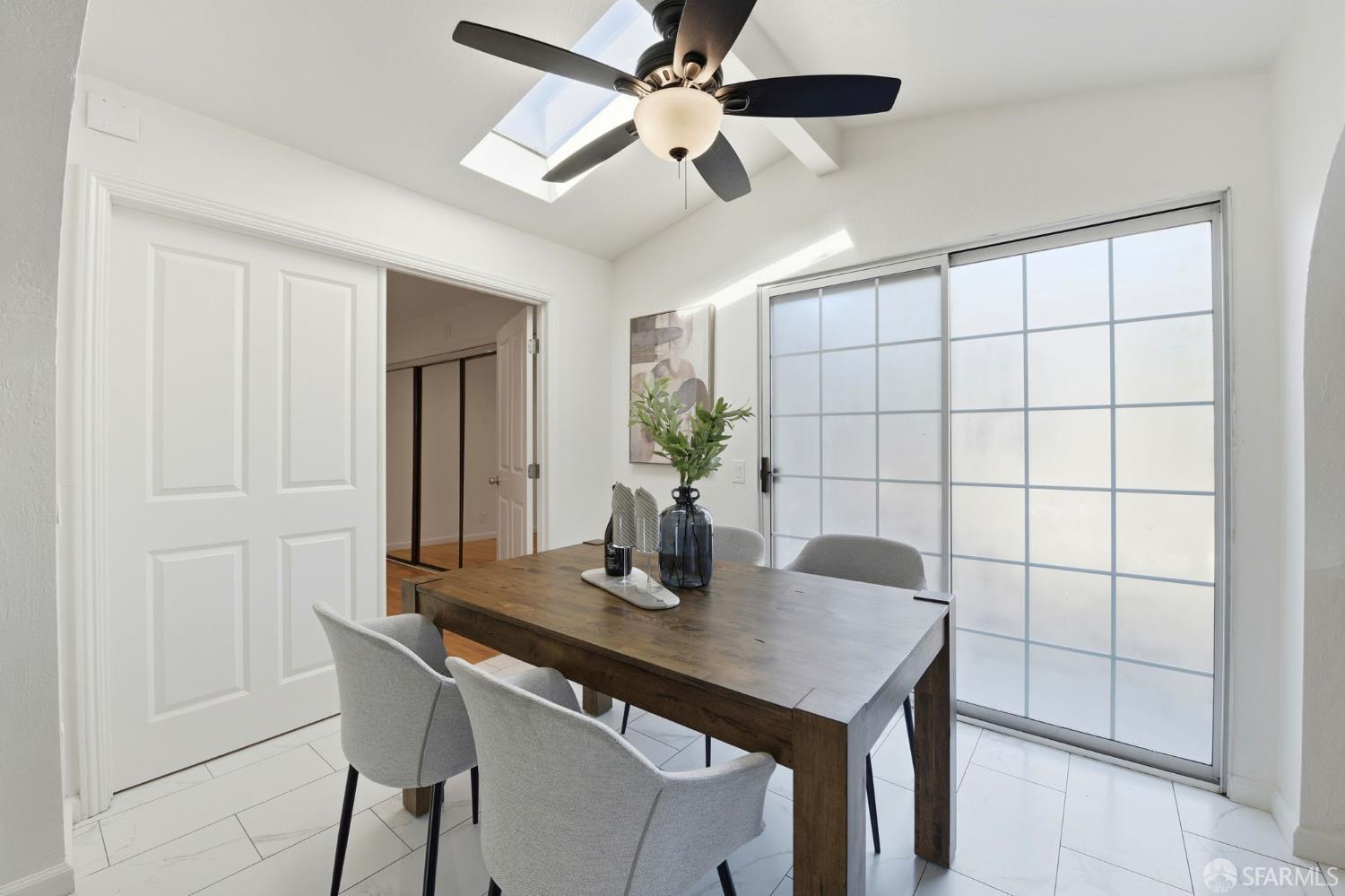 Detail Gallery Image 22 of 33 For 2671 Hawthorne Ave, Hayward,  CA 94545 - 5 Beds | 4 Baths