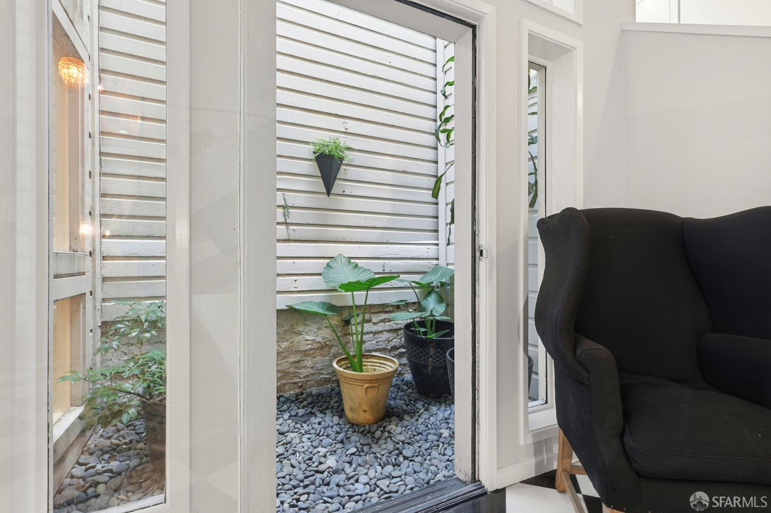 Detail Gallery Image 7 of 37 For 741 Filbert St, San Francisco,  CA 94133 - 2 Beds | 2 Baths