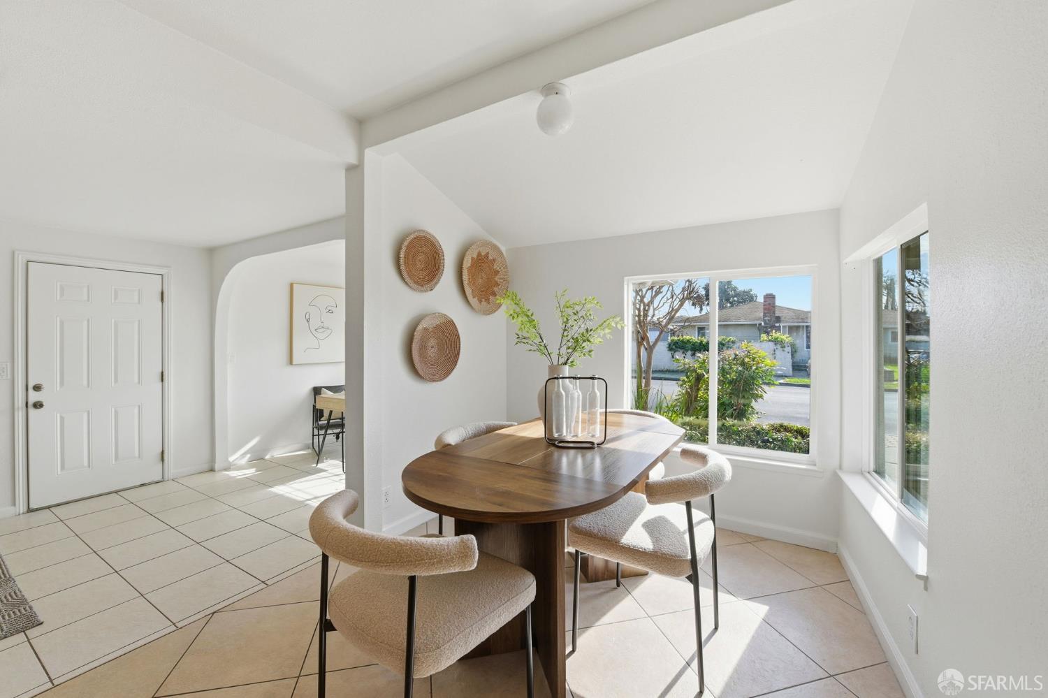 Detail Gallery Image 6 of 33 For 2671 Hawthorne Ave, Hayward,  CA 94545 - 5 Beds | 4 Baths