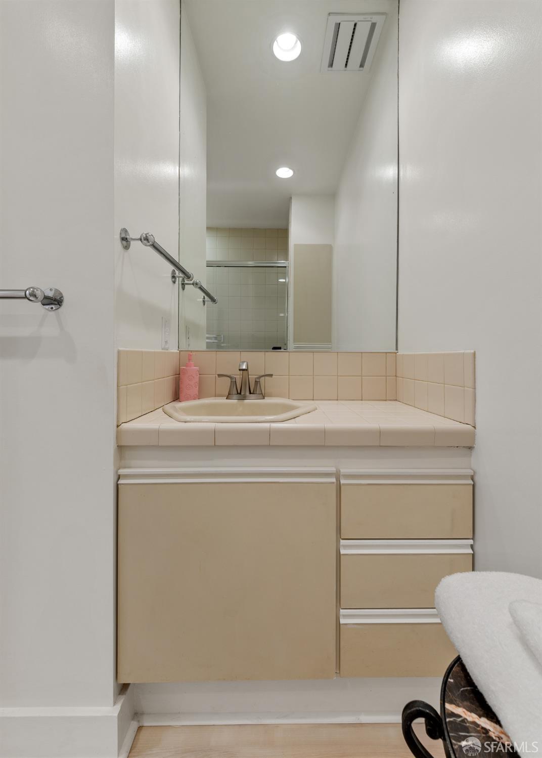 Detail Gallery Image 44 of 87 For 1272 Sacramento St, San Francisco,  CA 94108 - – Beds | – Baths