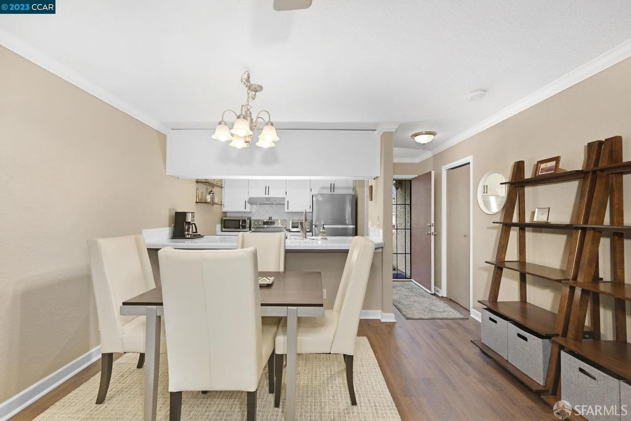 Detail Gallery Image 4 of 25 For 1391 Monument Blvd #20,  Concord,  CA 94520 - 2 Beds | 1/1 Baths