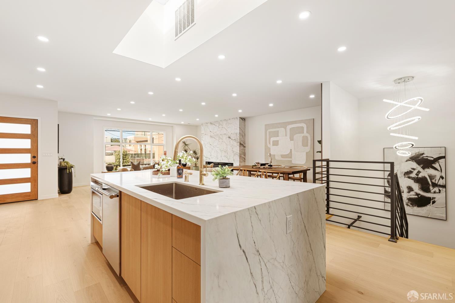 Detail Gallery Image 16 of 79 For 1117 Cayuga Ave, San Francisco,  CA 94112 - 4 Beds | 4 Baths