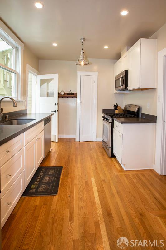 Detail Gallery Image 3 of 23 For 3627 Scott St, San Francisco,  CA 94123 - 5 Beds | 2 Baths