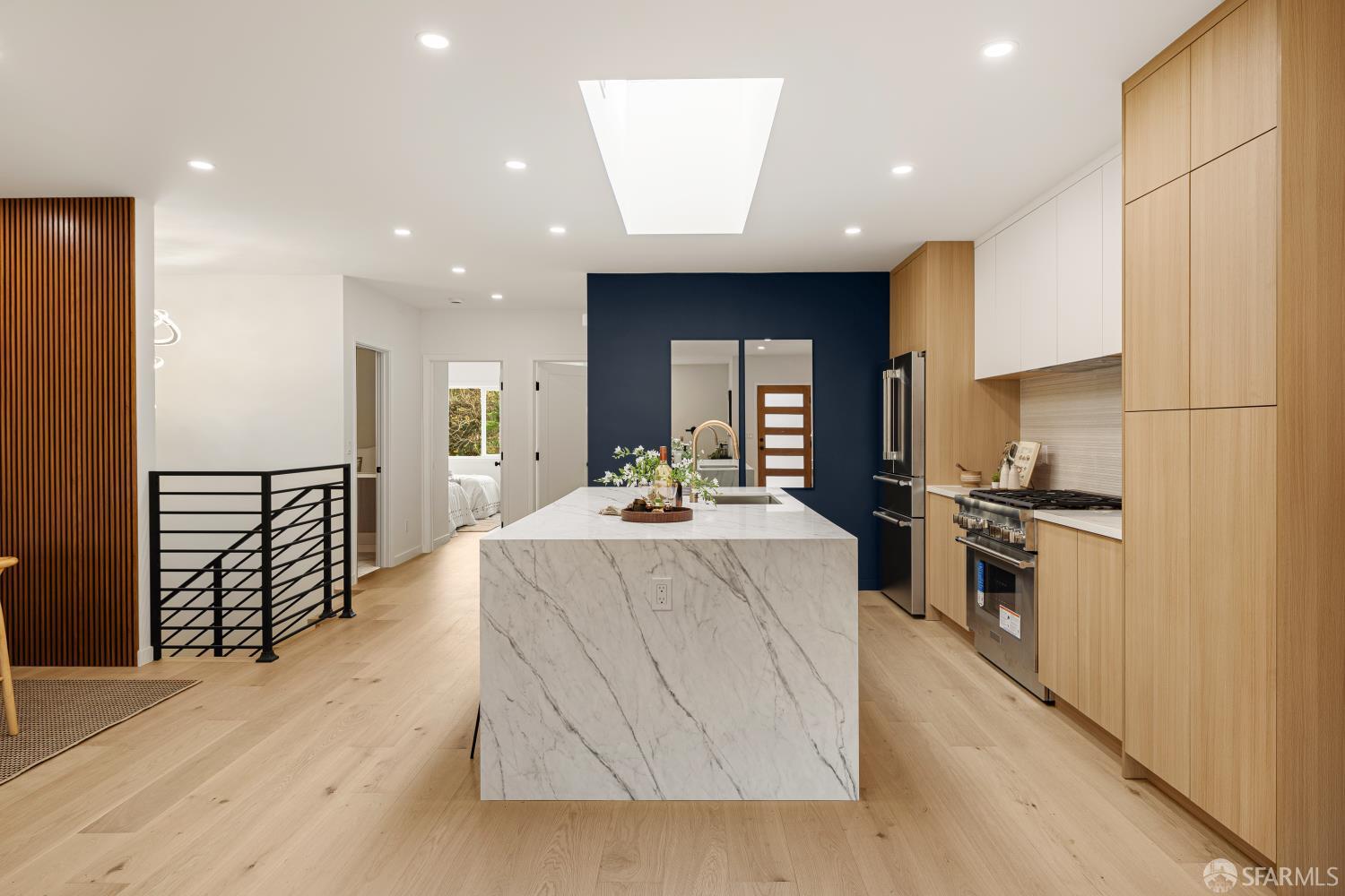 Detail Gallery Image 4 of 79 For 1117 Cayuga Ave, San Francisco,  CA 94112 - 4 Beds | 4 Baths