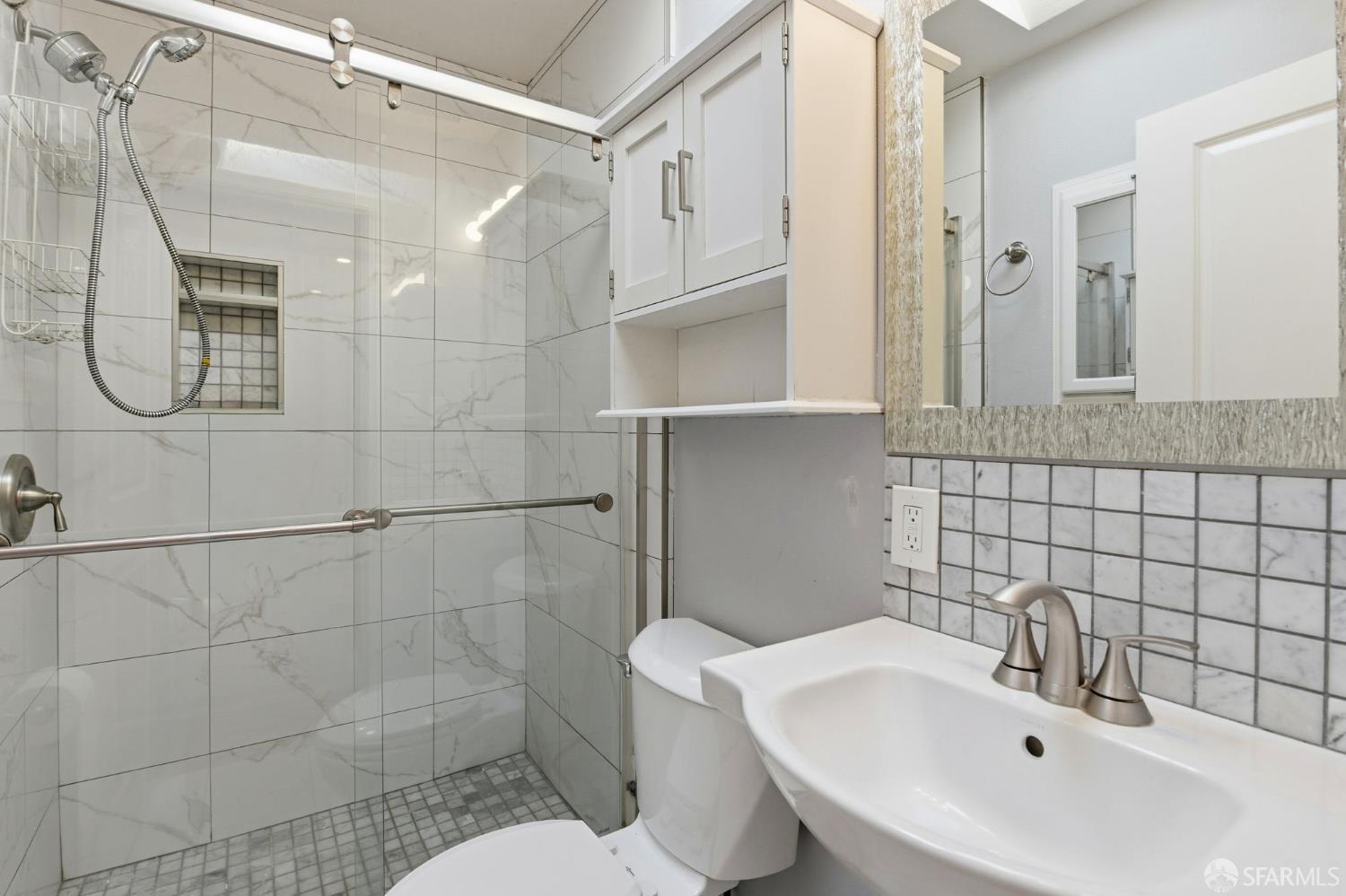 Detail Gallery Image 25 of 33 For 2671 Hawthorne Ave, Hayward,  CA 94545 - 5 Beds | 4 Baths