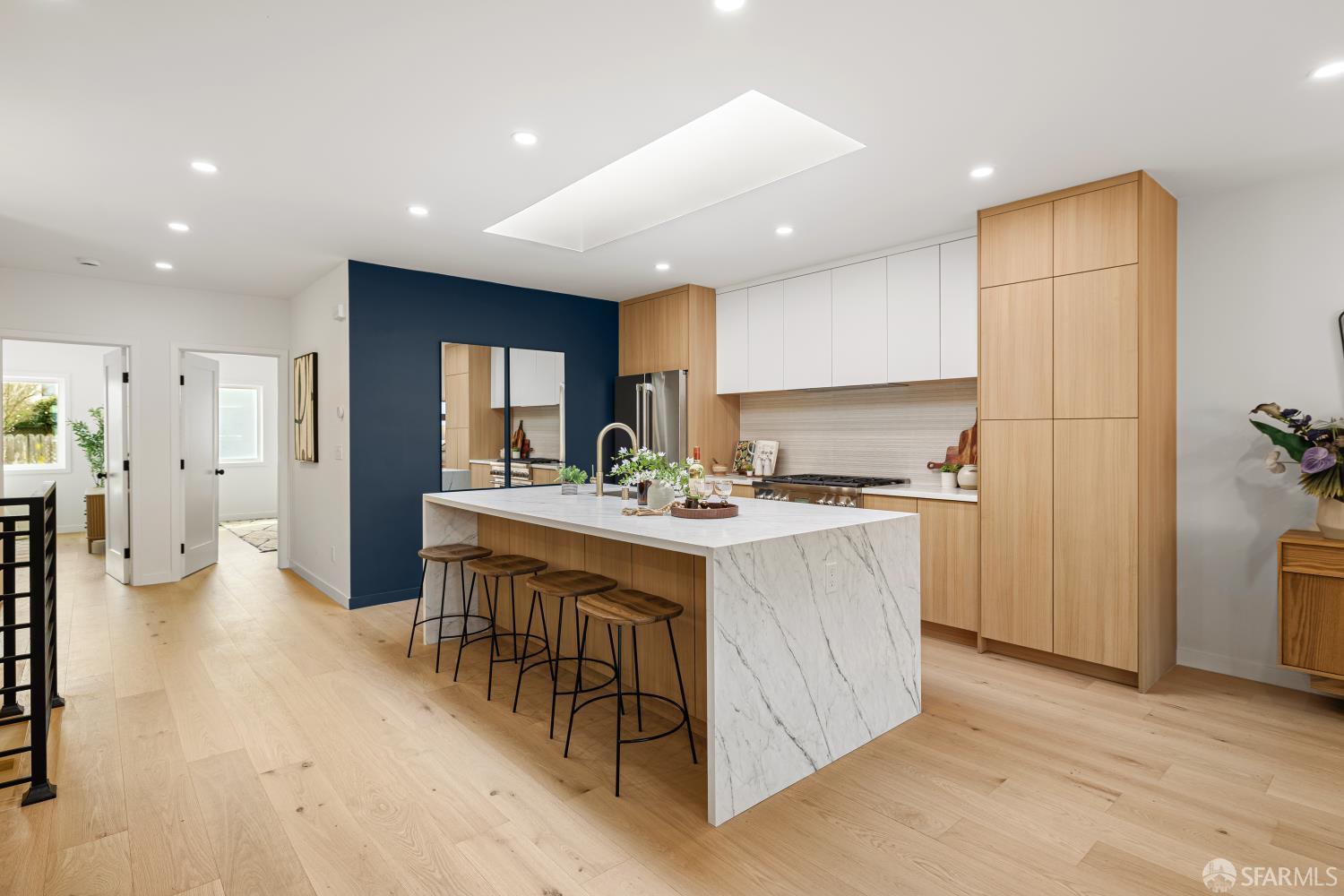 Detail Gallery Image 8 of 79 For 1117 Cayuga Ave, San Francisco,  CA 94112 - 4 Beds | 4 Baths