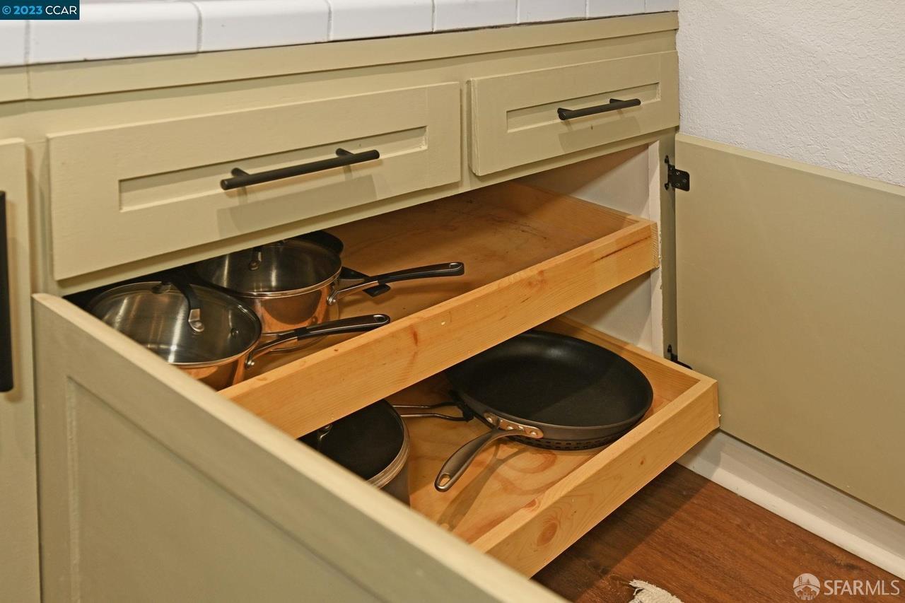 Detail Gallery Image 8 of 25 For 1391 Monument Blvd #20,  Concord,  CA 94520 - 2 Beds | 1/1 Baths