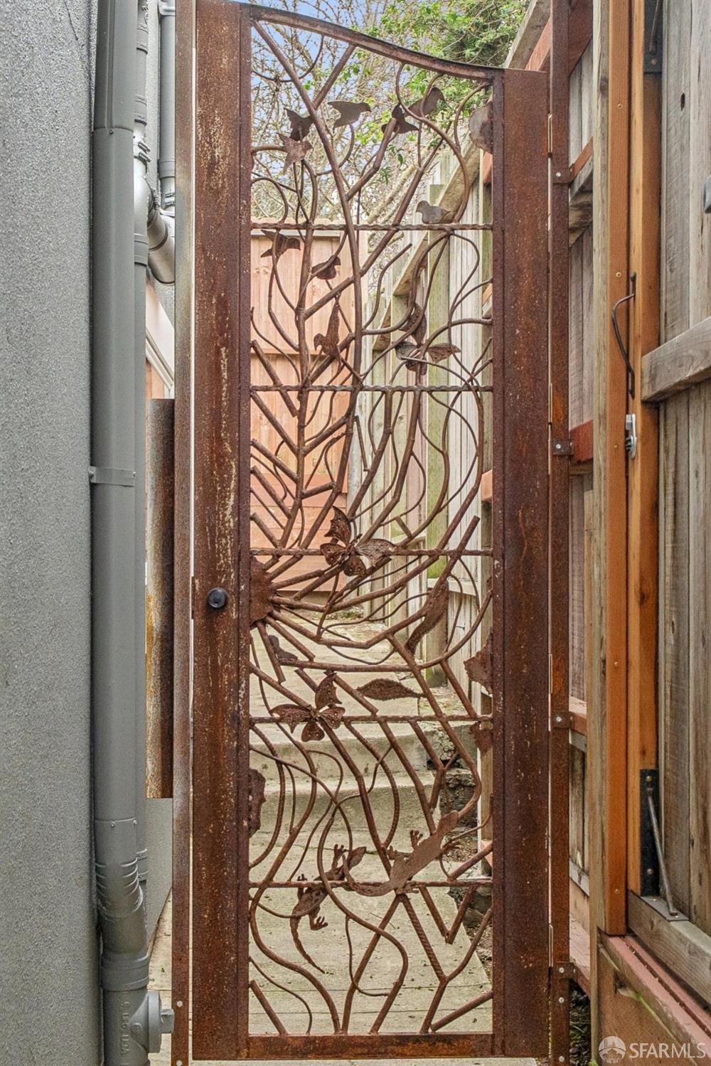 Detail Gallery Image 32 of 37 For 4025 Folsom St, San Francisco,  CA 94110 - 3 Beds | 2/1 Baths