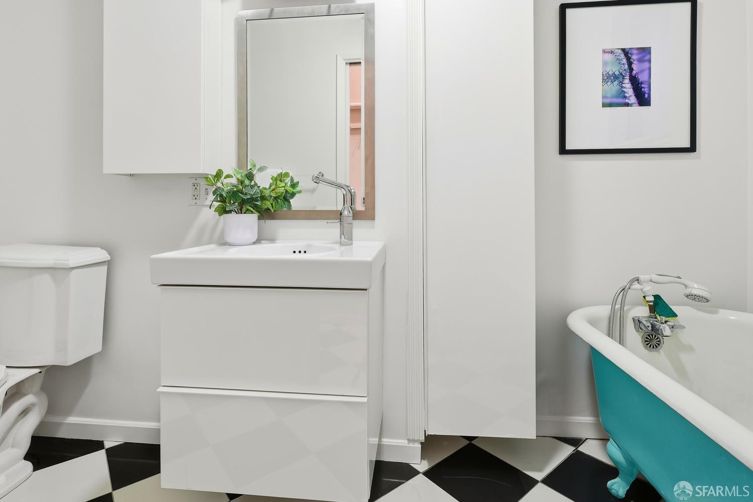 Detail Gallery Image 23 of 37 For 741 Filbert St, San Francisco,  CA 94133 - 2 Beds | 2 Baths