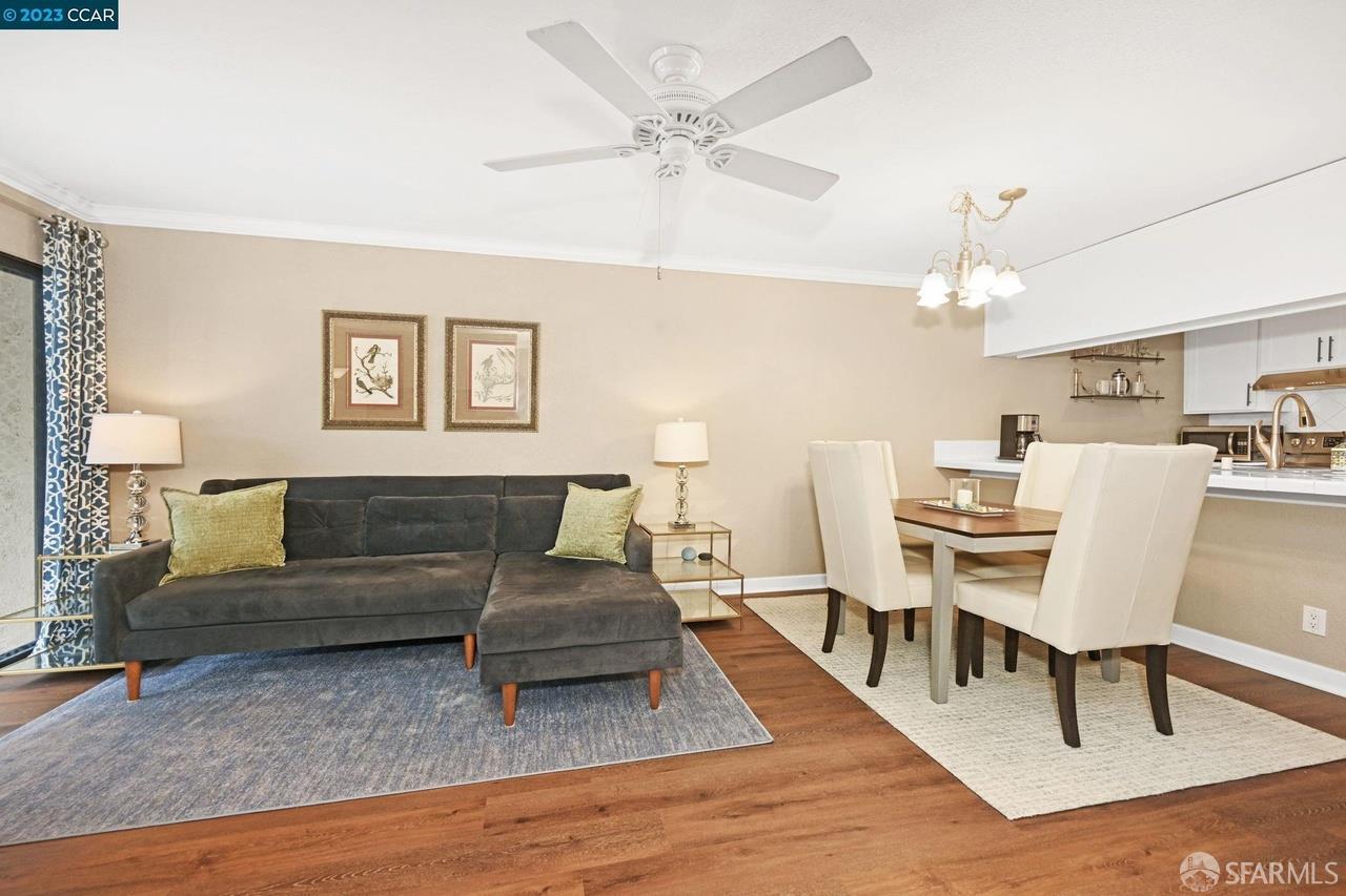 Detail Gallery Image 3 of 25 For 1391 Monument Blvd #20,  Concord,  CA 94520 - 2 Beds | 1/1 Baths