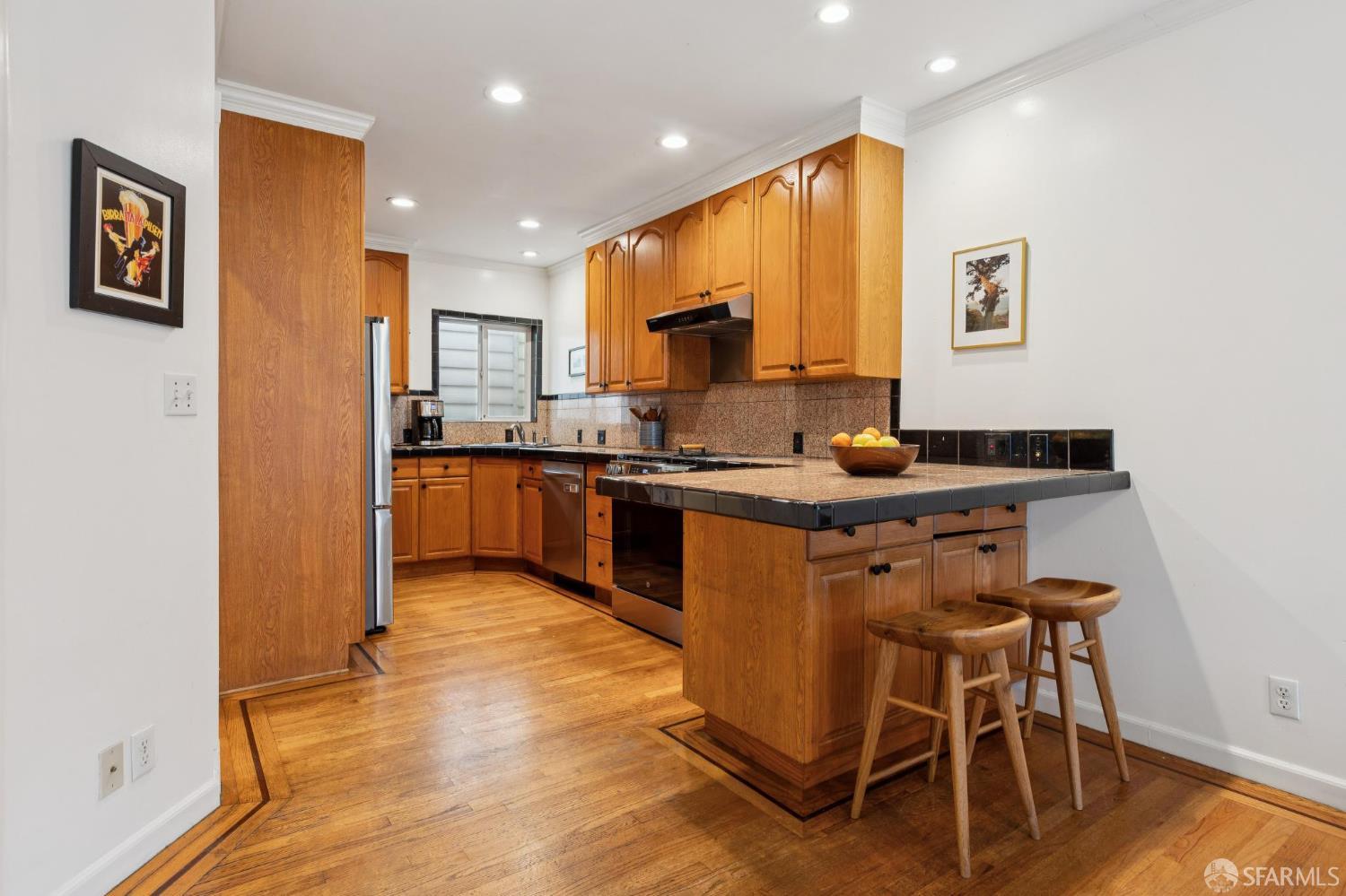 Detail Gallery Image 14 of 40 For 11 Lyell St, San Francisco,  CA 94112 - 4 Beds | 3 Baths