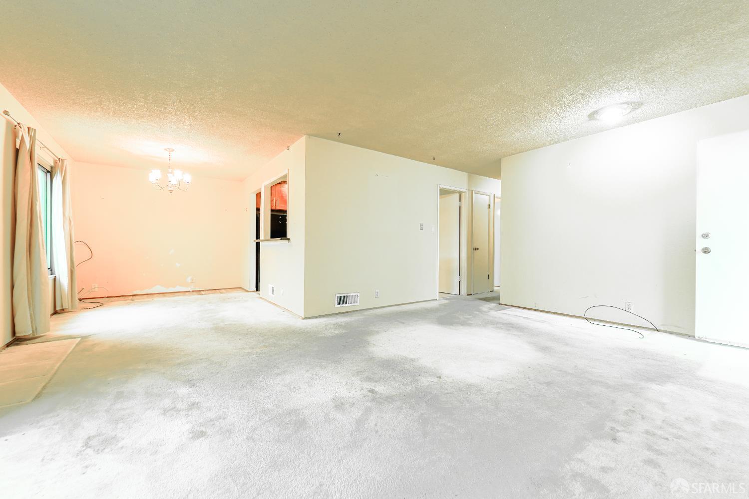 Detail Gallery Image 8 of 27 For 100 Wembley Dr, Daly City,  CA 94015 - 4 Beds | 2 Baths