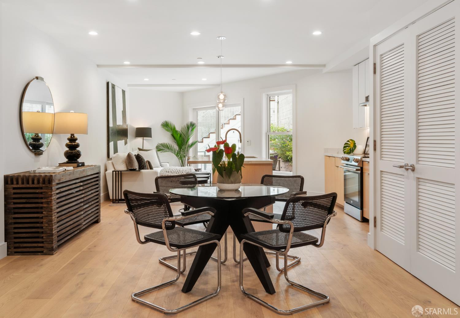 Photo #5: 426098309 Listing: Photo #5