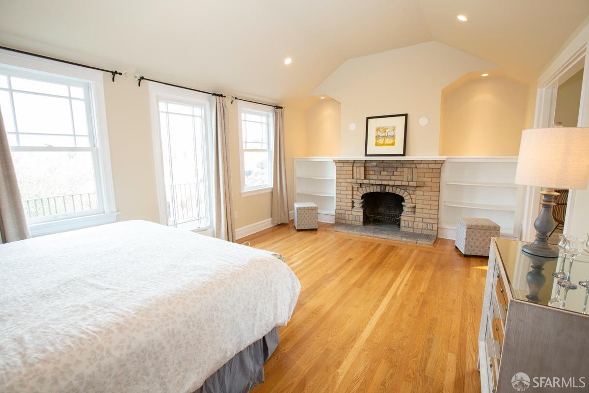 Detail Gallery Image 11 of 23 For 3627 Scott St, San Francisco,  CA 94123 - 5 Beds | 2 Baths