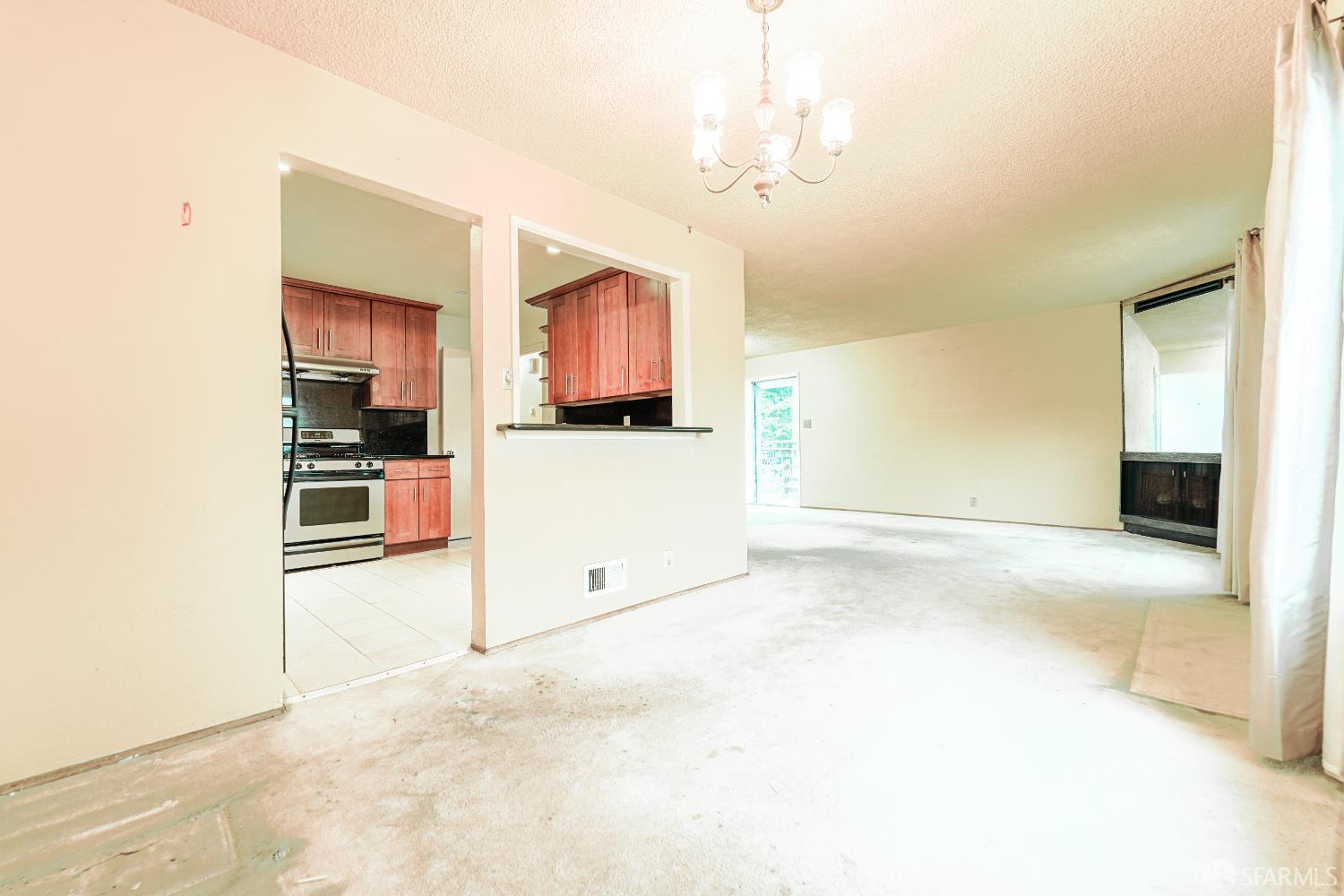 Detail Gallery Image 7 of 27 For 100 Wembley Dr, Daly City,  CA 94015 - 4 Beds | 2 Baths