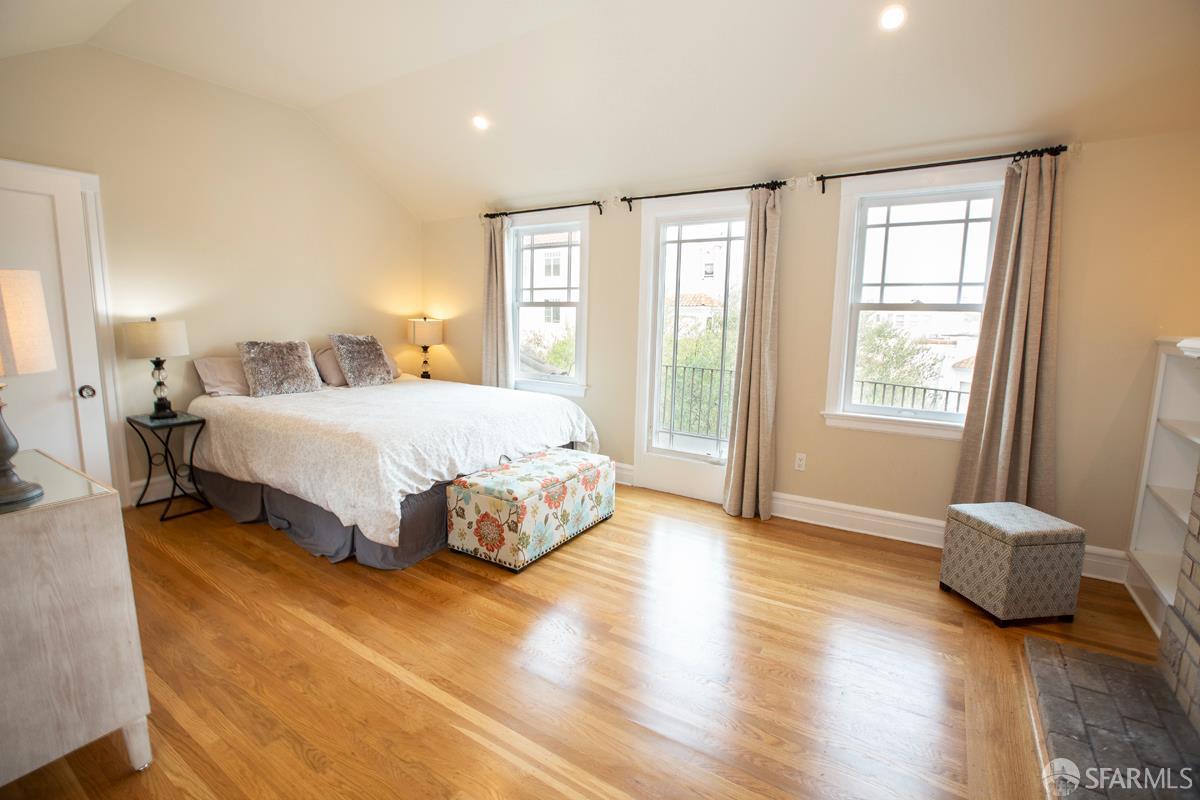 Detail Gallery Image 4 of 23 For 3627 Scott St, San Francisco,  CA 94123 - 5 Beds | 2 Baths