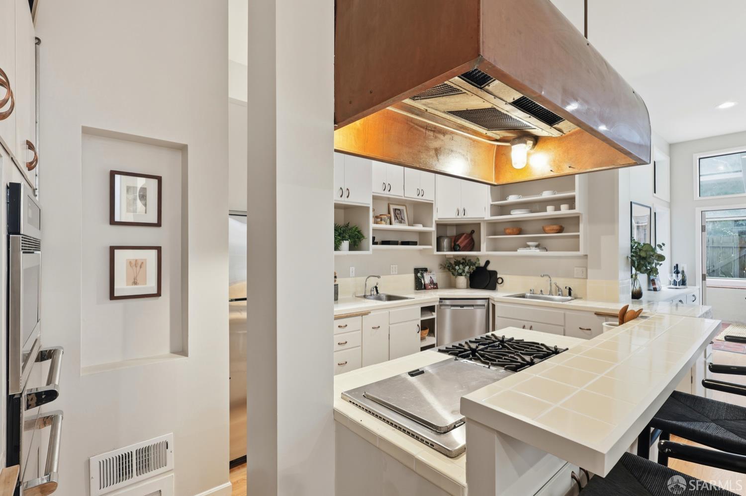 Detail Gallery Image 15 of 37 For 741 Filbert St, San Francisco,  CA 94133 - 2 Beds | 2 Baths