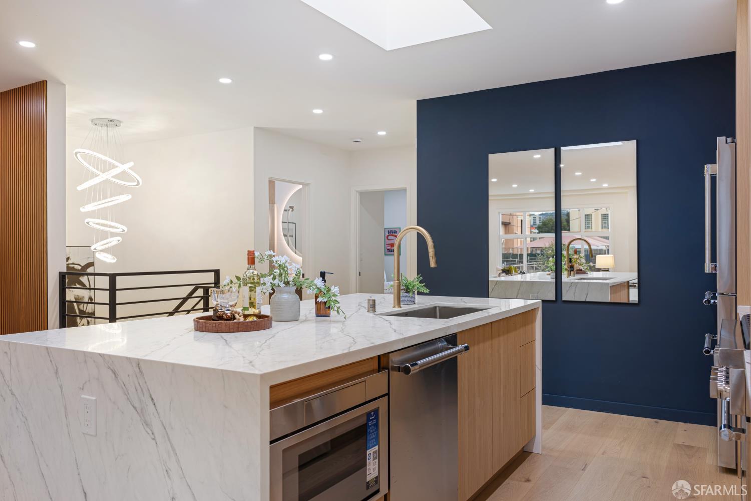 Detail Gallery Image 7 of 79 For 1117 Cayuga Ave, San Francisco,  CA 94112 - 4 Beds | 4 Baths