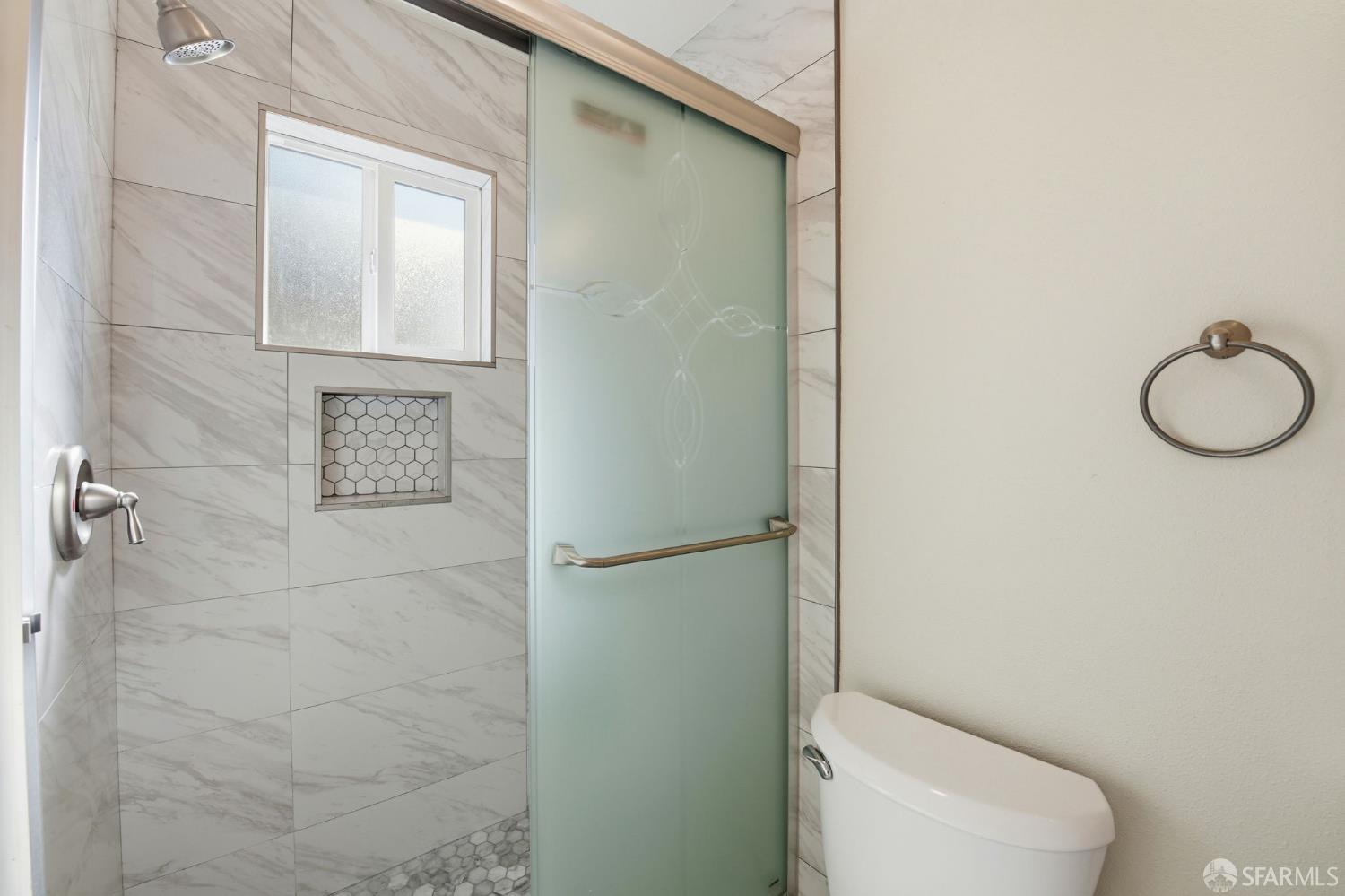 Detail Gallery Image 28 of 33 For 2671 Hawthorne Ave, Hayward,  CA 94545 - 5 Beds | 4 Baths