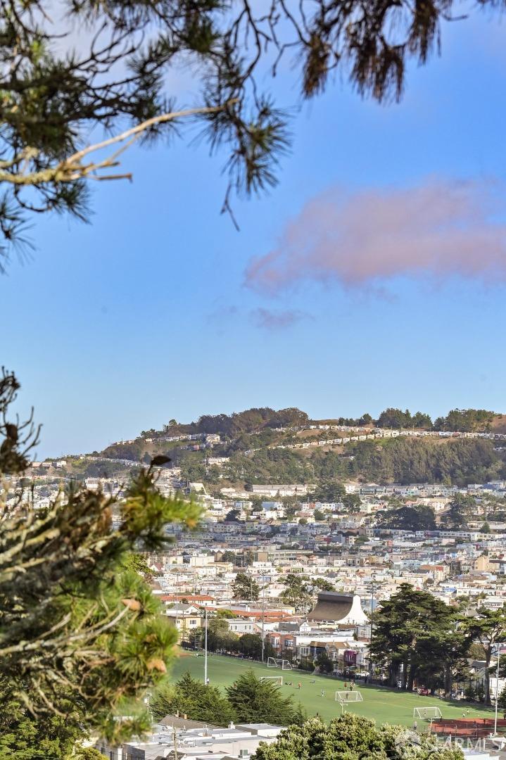 Detail Gallery Image 5 of 9 For 482 Orizaba Ave, San Francisco,  CA 94132 - 2 Beds | 1 Baths