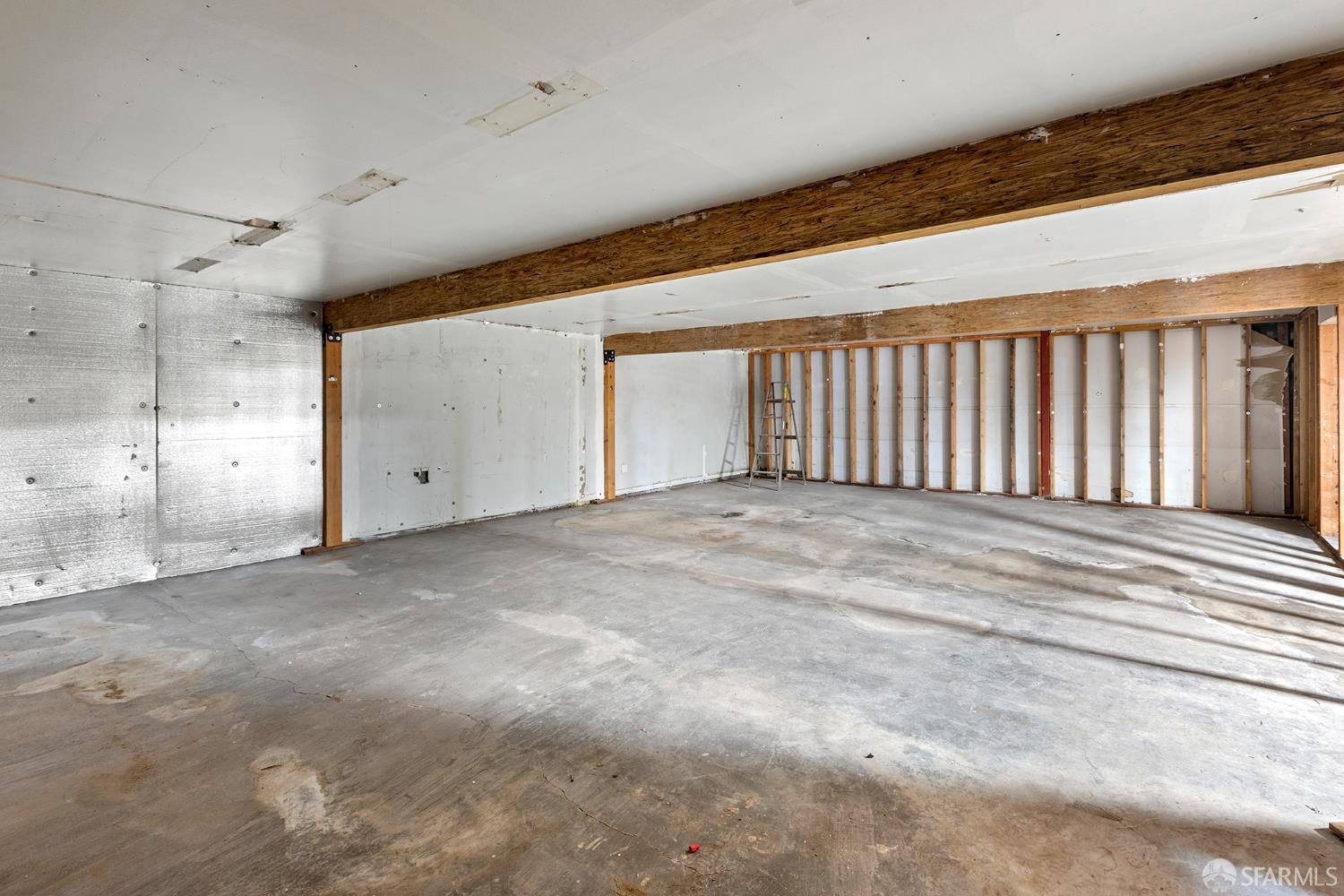 Detail Gallery Image 4 of 10 For 1190 Shafter Ave a,  San Francisco,  CA 94124 - – Beds | – Baths