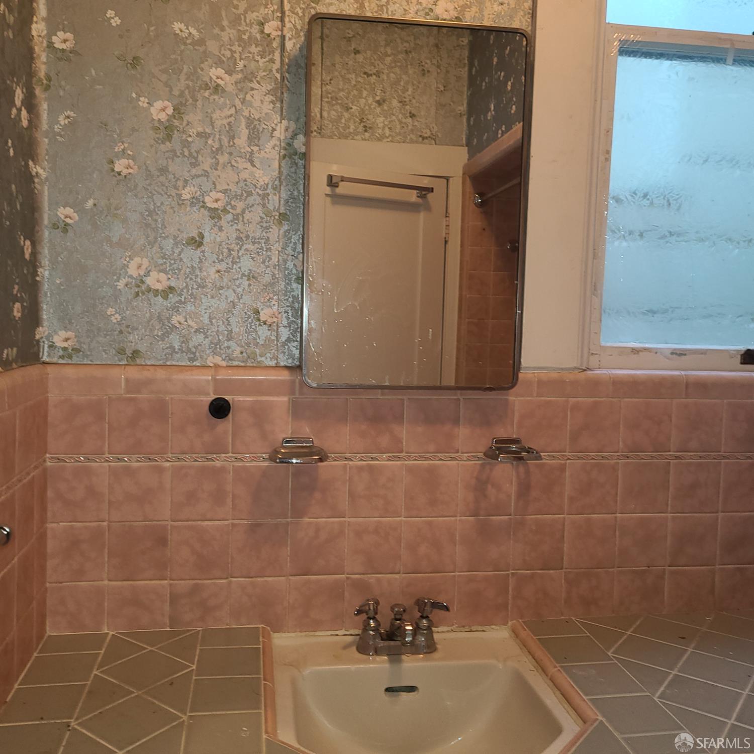 Detail Gallery Image 30 of 56 For 519 12th Ave, San Francisco,  CA 94118 - 4 Beds | 1/2 Baths