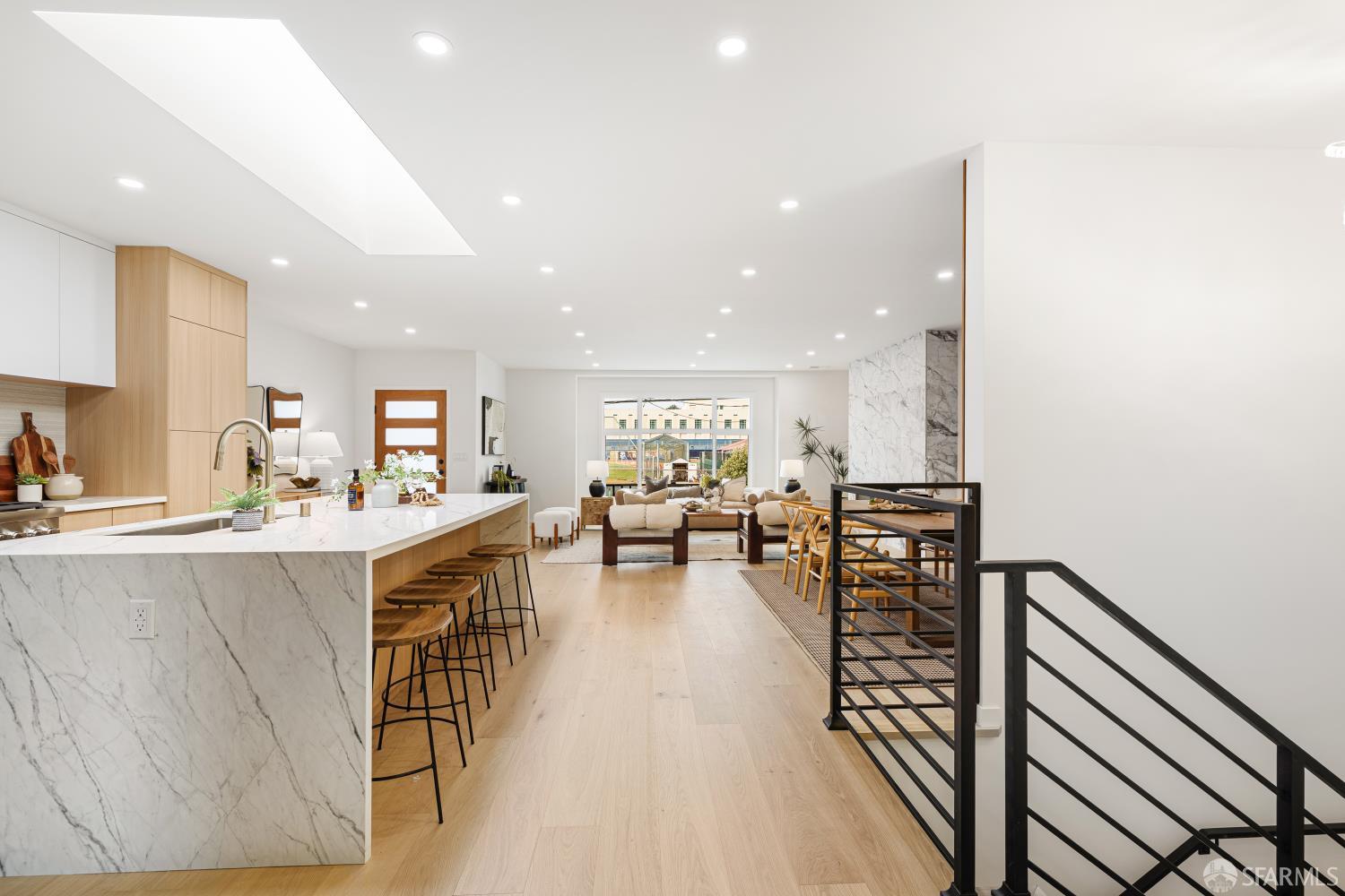 Detail Gallery Image 13 of 79 For 1117 Cayuga Ave, San Francisco,  CA 94112 - 4 Beds | 4 Baths