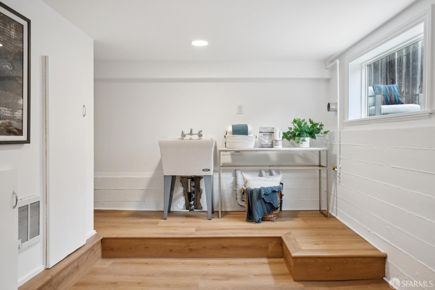 Detail Gallery Image 28 of 37 For 4025 Folsom St, San Francisco,  CA 94110 - 3 Beds | 2/1 Baths