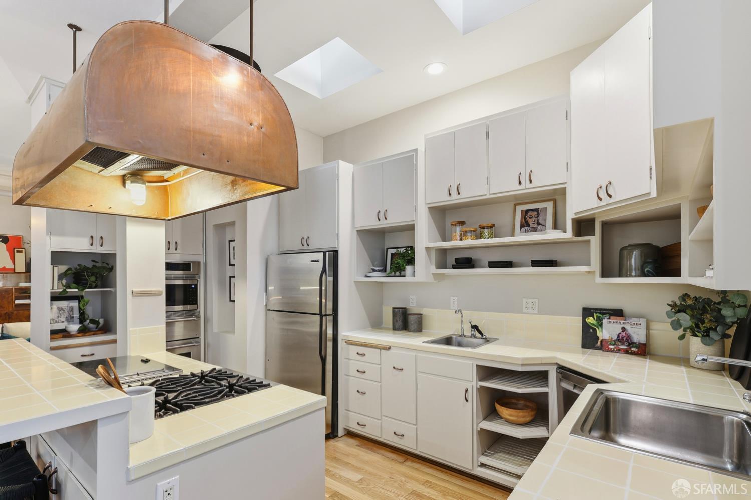 Detail Gallery Image 16 of 37 For 741 Filbert St, San Francisco,  CA 94133 - 2 Beds | 2 Baths