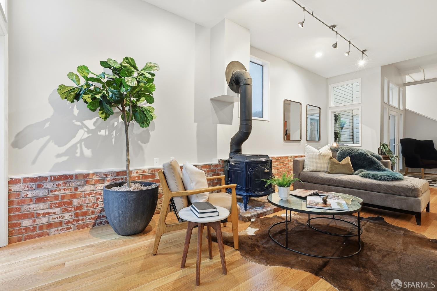 Detail Gallery Image 14 of 37 For 741 Filbert St, San Francisco,  CA 94133 - 2 Beds | 2 Baths