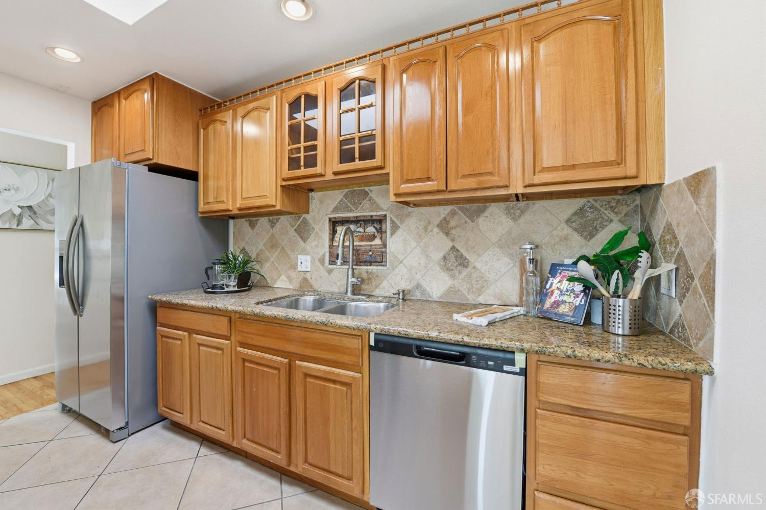 Detail Gallery Image 7 of 33 For 2671 Hawthorne Ave, Hayward,  CA 94545 - 5 Beds | 4 Baths