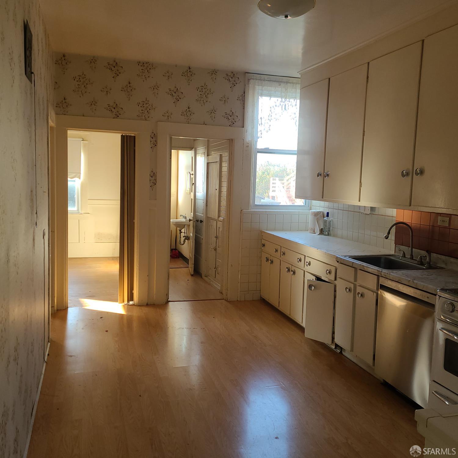 Detail Gallery Image 27 of 56 For 519 12th Ave, San Francisco,  CA 94118 - 4 Beds | 1/2 Baths