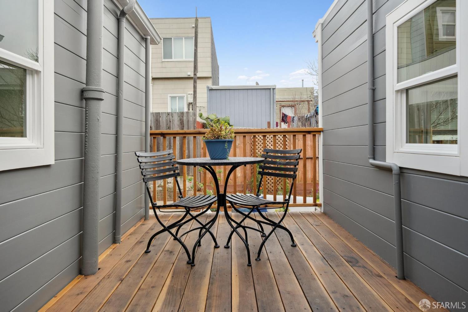 Detail Gallery Image 22 of 37 For 4025 Folsom St, San Francisco,  CA 94110 - 3 Beds | 2/1 Baths