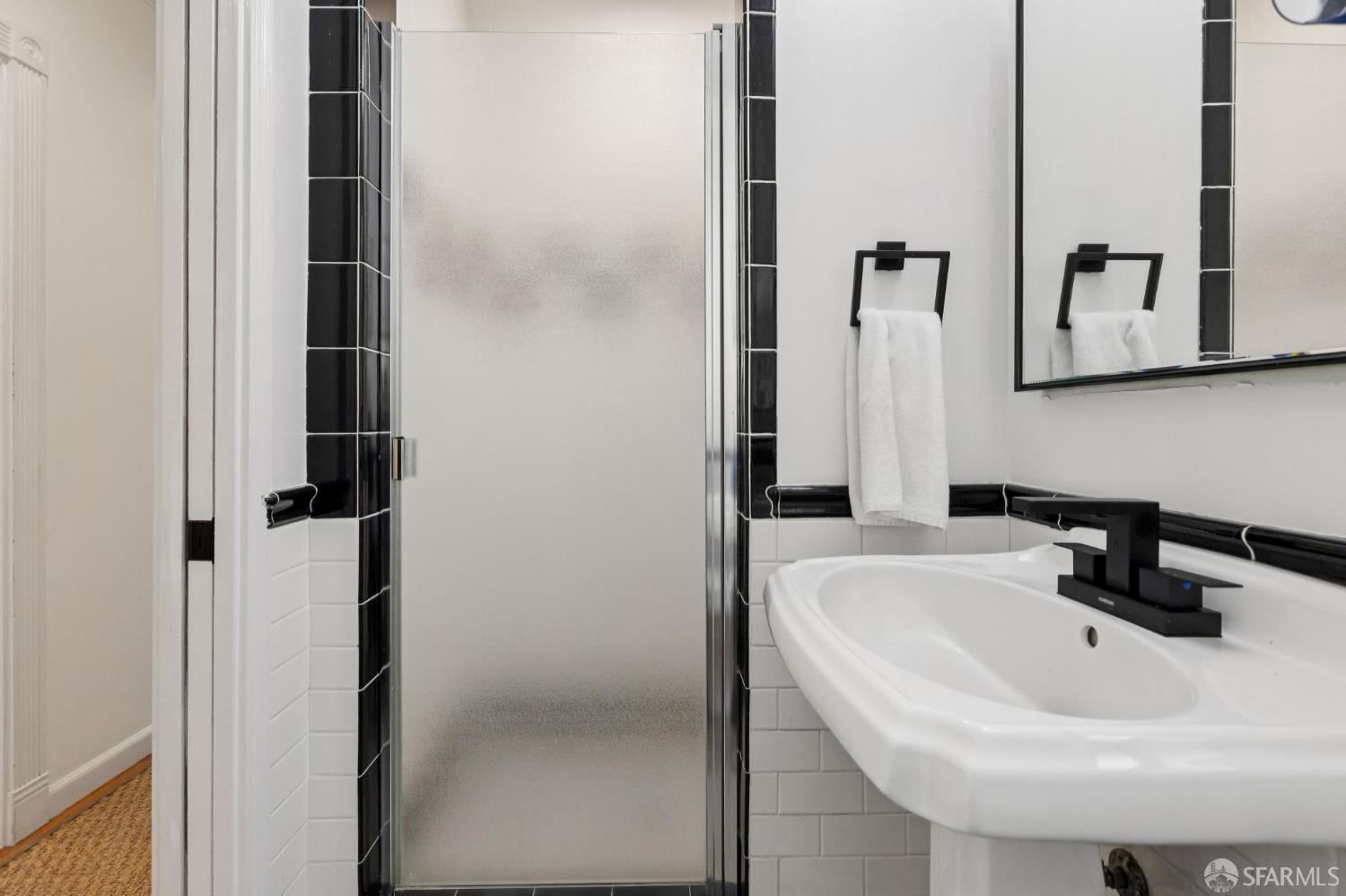 Detail Gallery Image 27 of 40 For 11 Lyell St, San Francisco,  CA 94112 - 4 Beds | 3 Baths