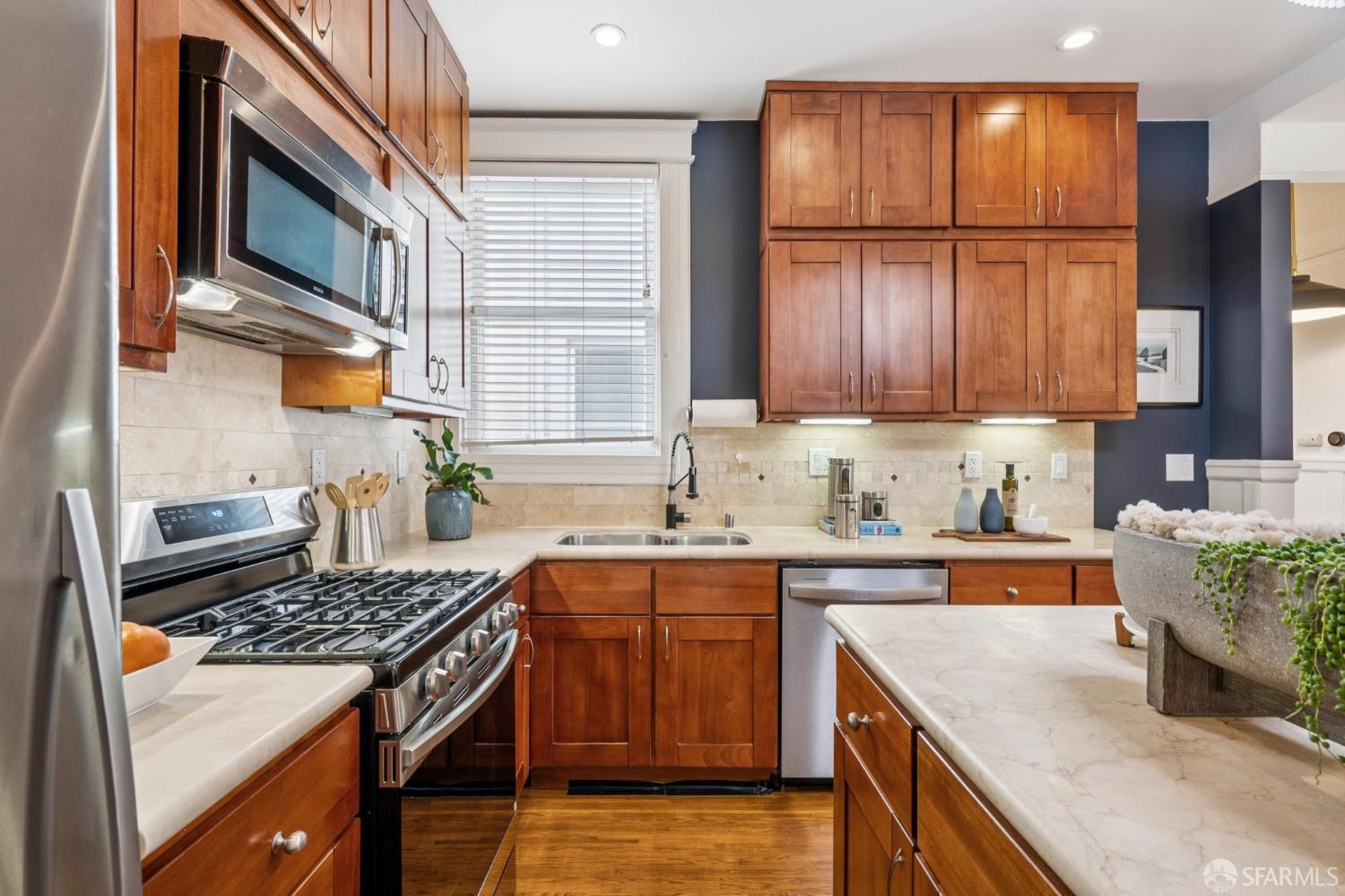 Detail Gallery Image 21 of 31 For 185 7th Ave, San Francisco,  CA 94118 - 2 Beds | 2 Baths