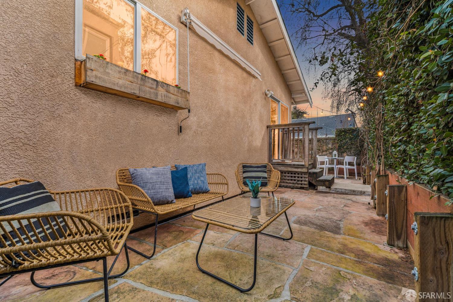 Detail Gallery Image 43 of 51 For 165 W Macarthur Blvd, Oakland,  CA 94611 - 3 Beds | 2/1 Baths