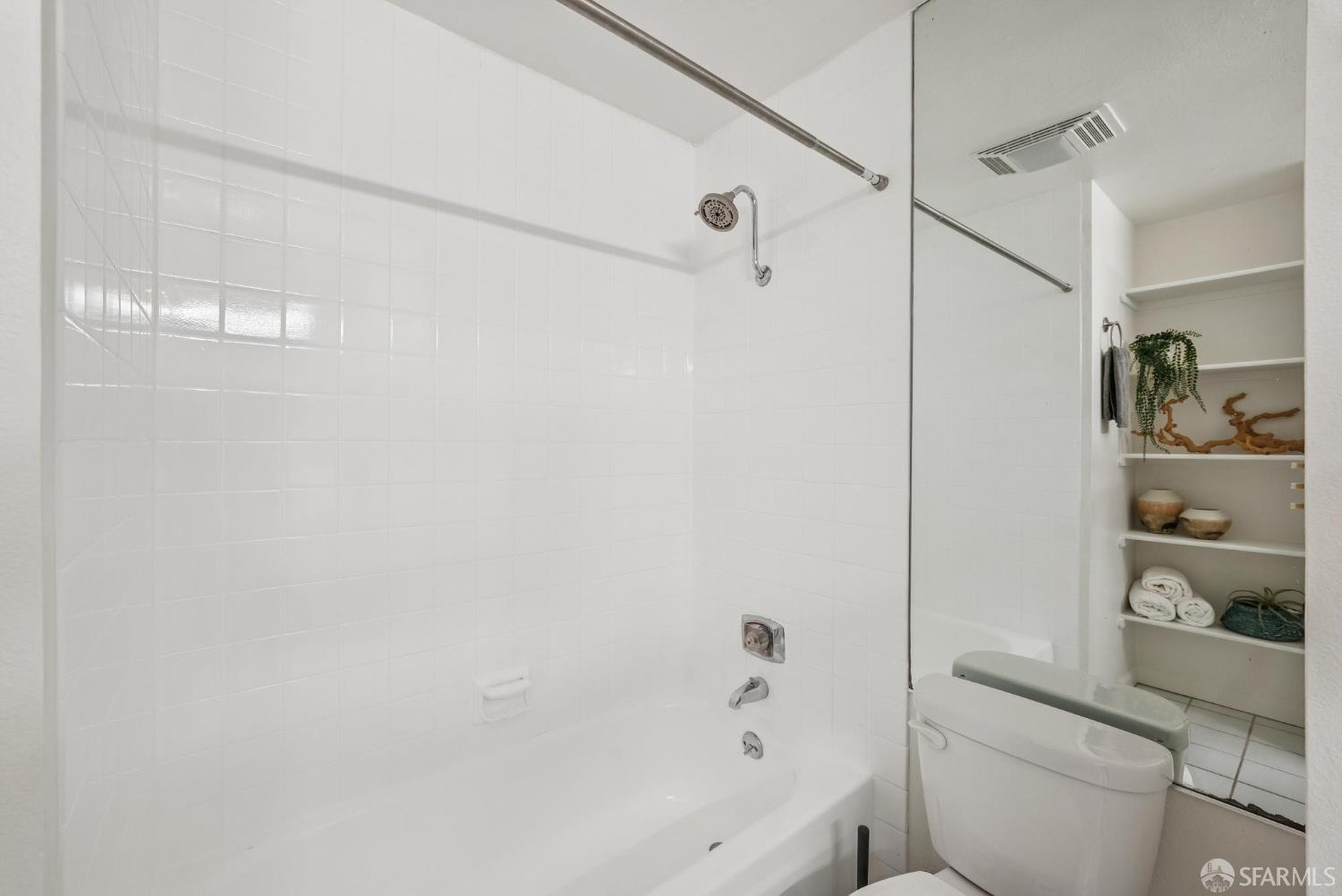 Detail Gallery Image 23 of 27 For 460 Francisco St #204,  San Francisco,  CA 94133 - 2 Beds | 1 Baths