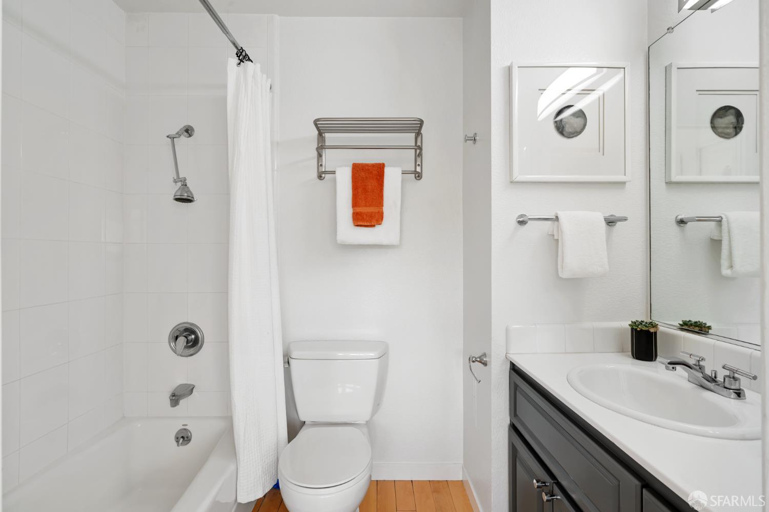 Detail Gallery Image 21 of 40 For 342 Hayes St a,  San Francisco,  CA 94102 - 2 Beds | 2/1 Baths