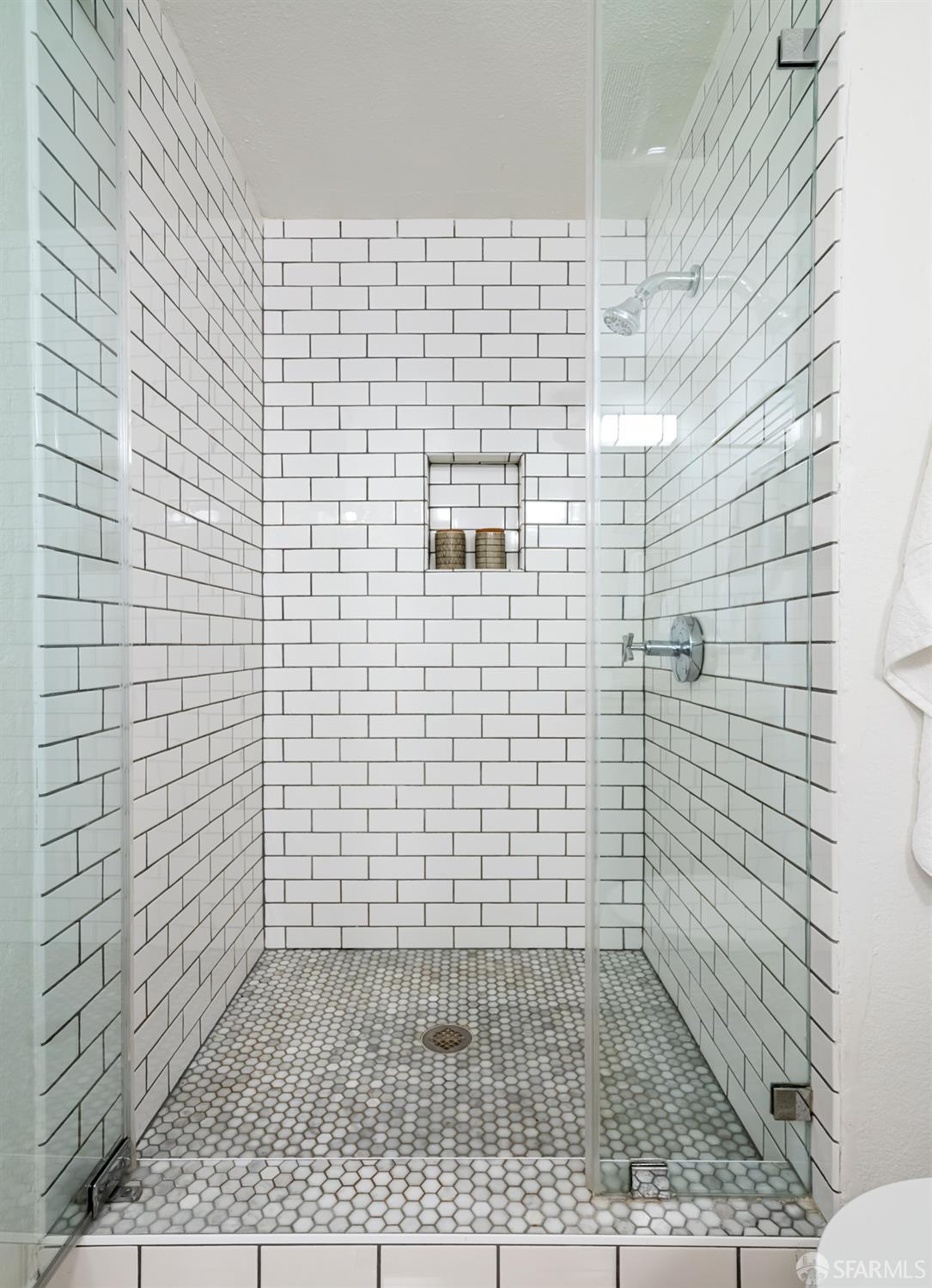 Detail Gallery Image 28 of 40 For 342 Hayes St a,  San Francisco,  CA 94102 - 2 Beds | 2/1 Baths