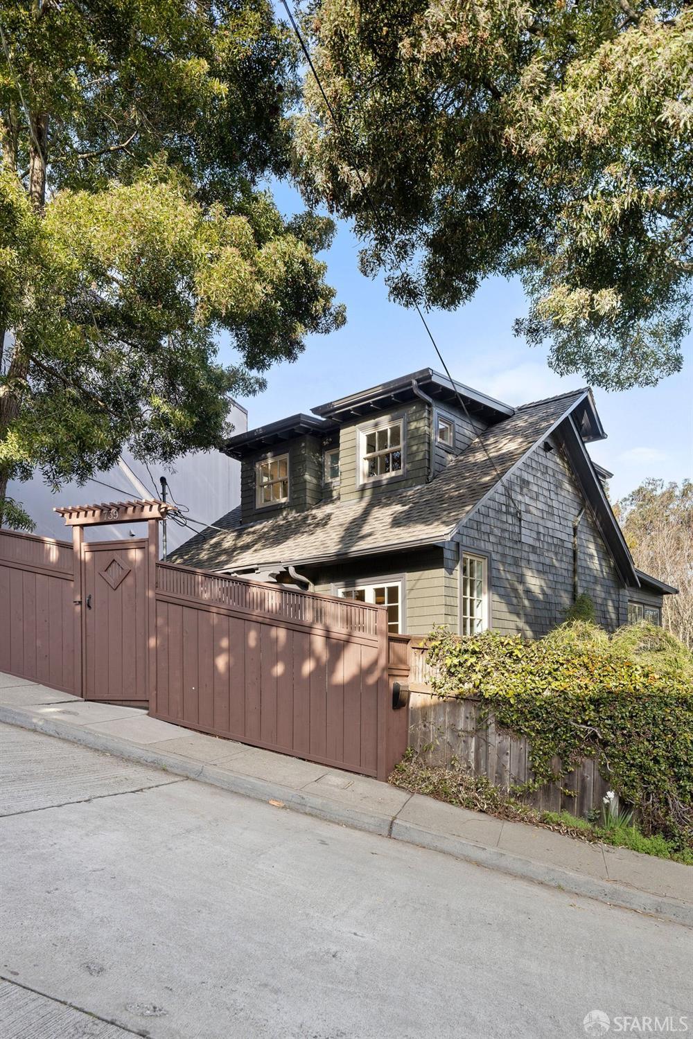 Detail Gallery Image 4 of 55 For 739 Congo St, San Francisco,  CA 94131 - 3 Beds | 2/1 Baths