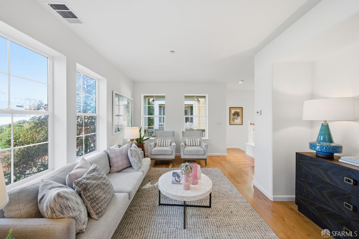 Detail Gallery Image 5 of 58 For 2267 Northshore Dr, Point Richmond,  CA 94804 - 3 Beds | 3/1 Baths