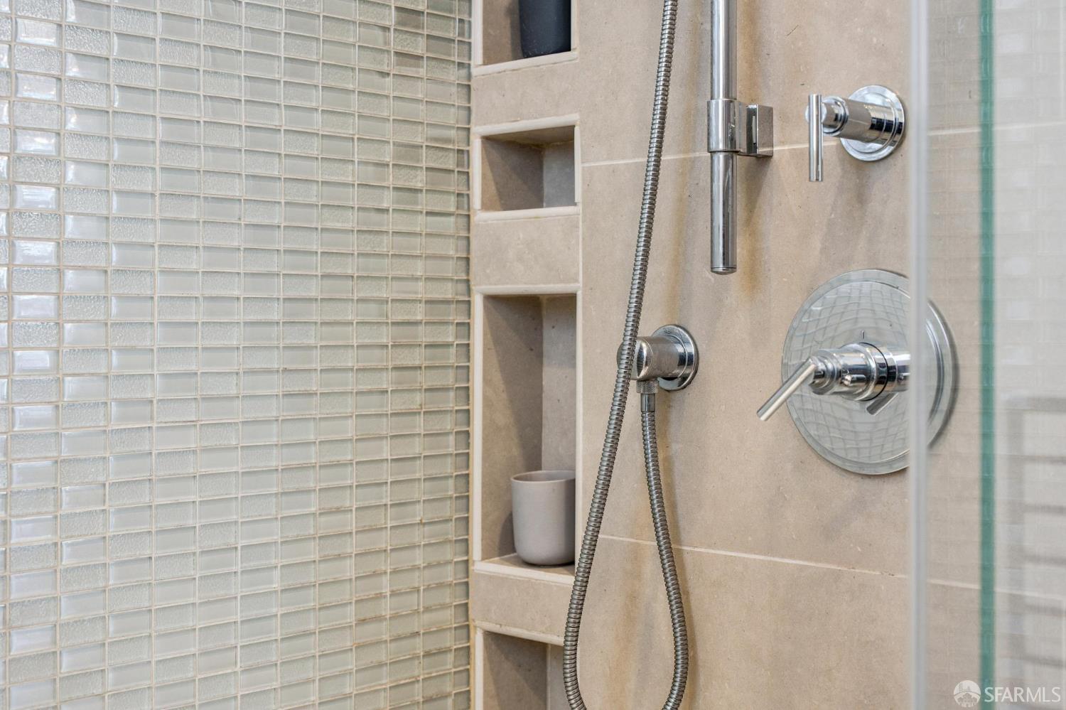 Detail Gallery Image 18 of 27 For 4416 19th St, San Francisco,  CA 94114 - 2 Beds | 2 Baths