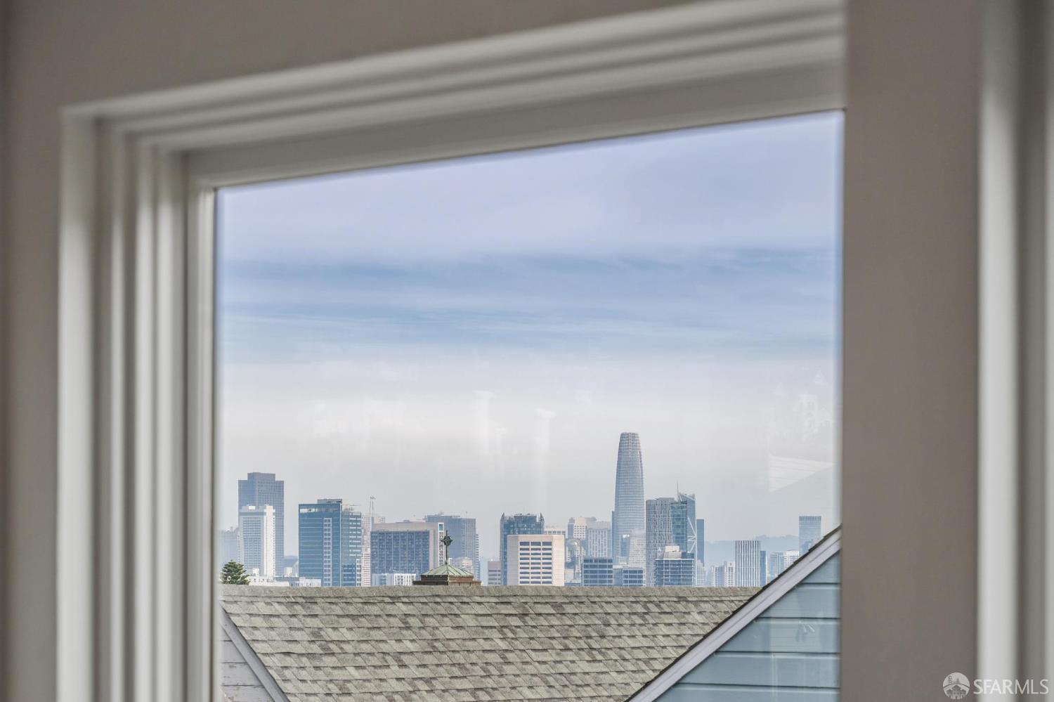 Detail Gallery Image 12 of 27 For 4416 19th St, San Francisco,  CA 94114 - 2 Beds | 2 Baths