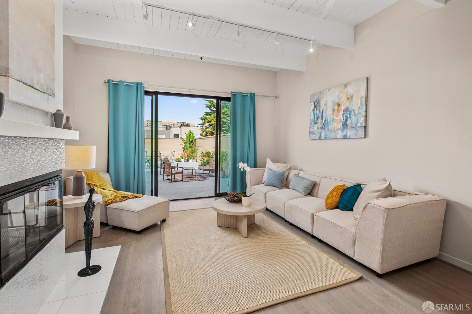 Detail Gallery Image 3 of 25 For 1960 Hayes St #13,  San Francisco,  CA 94117 - 1 Beds | 1/1 Baths