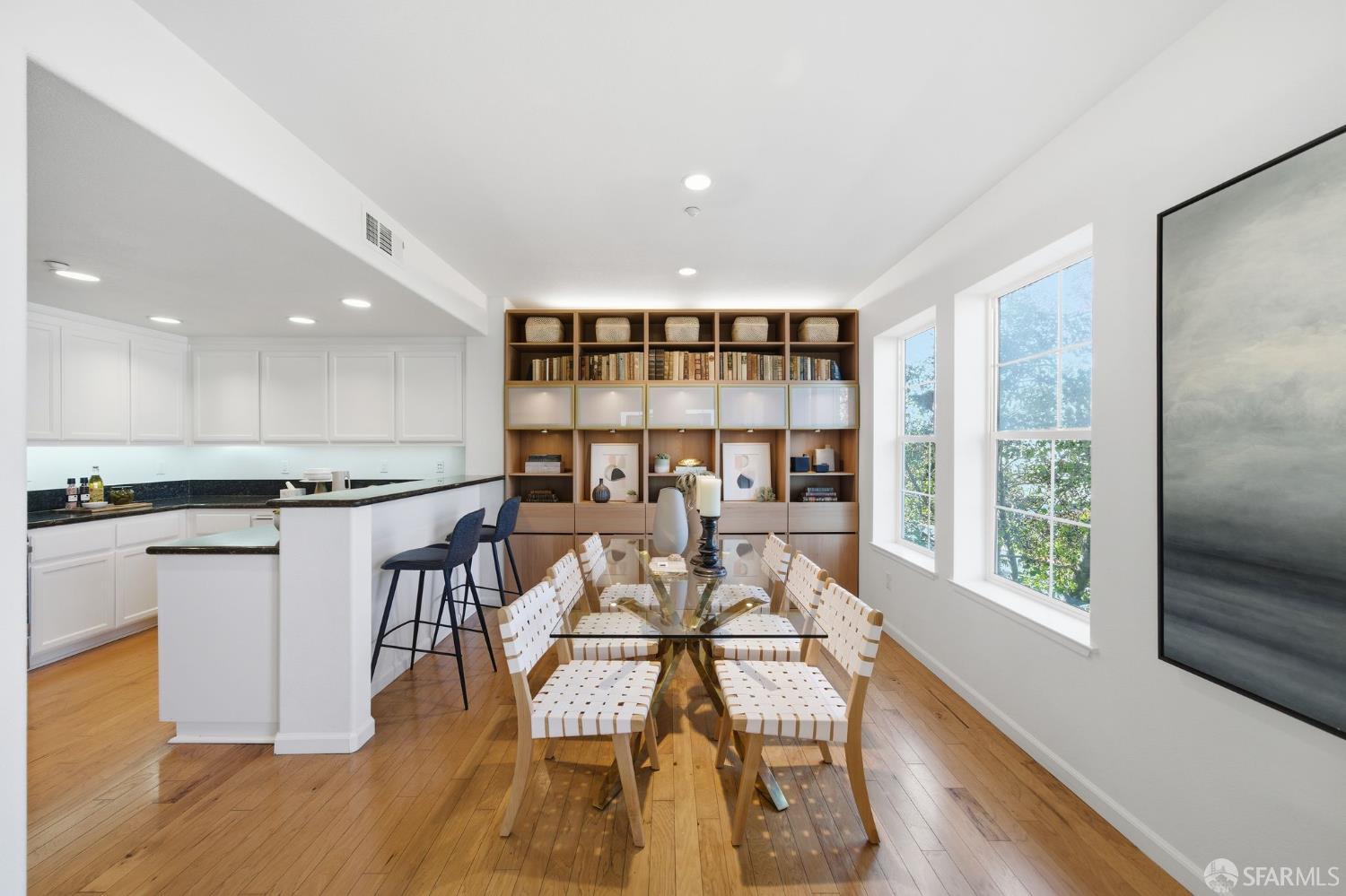 Detail Gallery Image 10 of 58 For 2267 Northshore Dr, Point Richmond,  CA 94804 - 3 Beds | 3/1 Baths